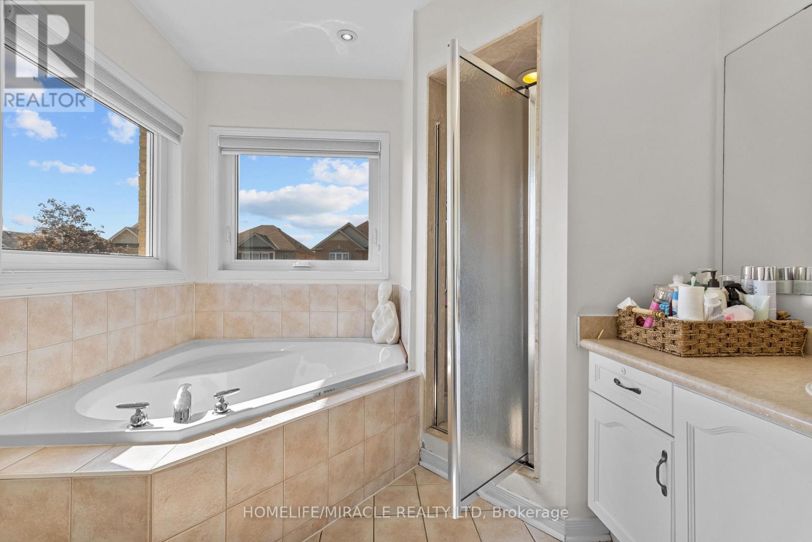 44 Newark Way, Brampton, Ontario  L7A 2W8 - Photo 35 - W12439403