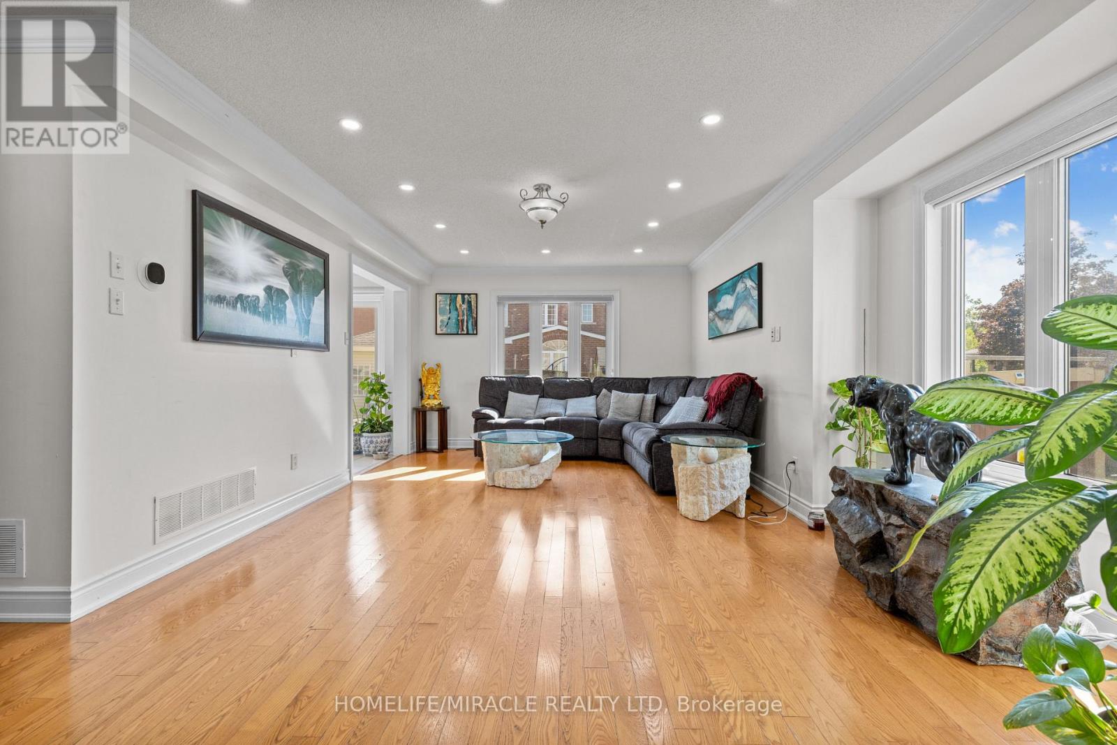 44 Newark Way, Brampton, Ontario  L7A 2W8 - Photo 39 - W12439403