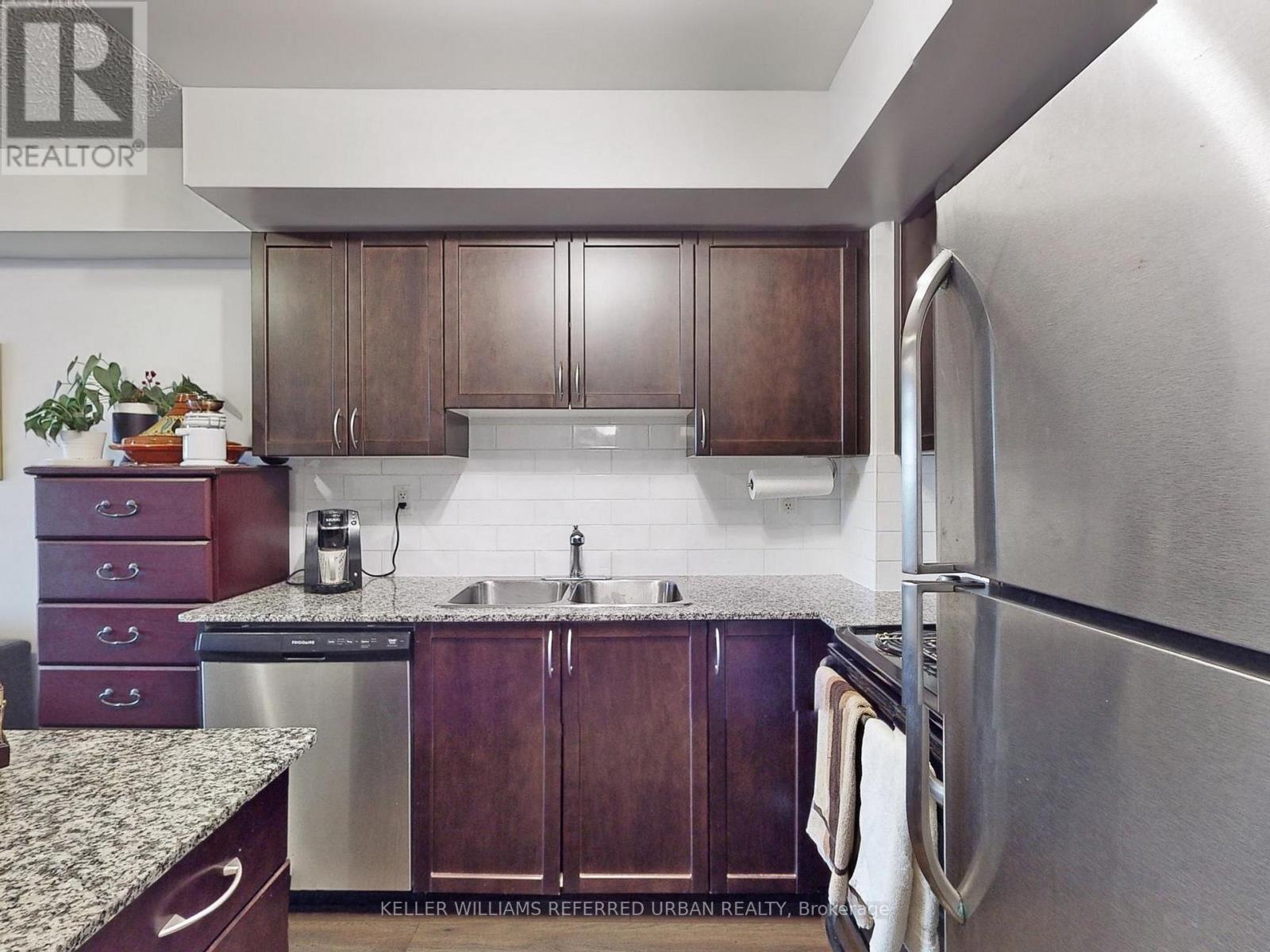 1010 - 816 Lansdowne Avenue, Toronto, Ontario  M6H 4K6 - Photo 6 - W12590616