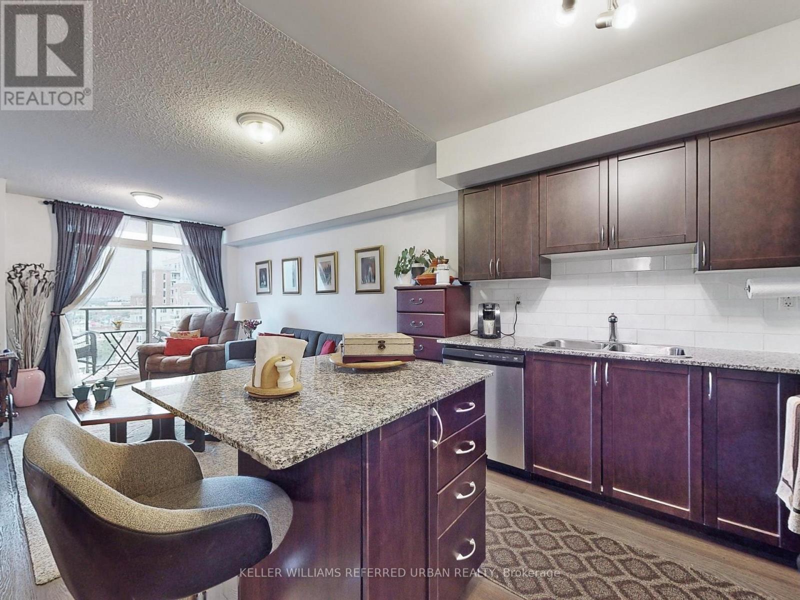 1010 - 816 Lansdowne Avenue, Toronto, Ontario  M6H 4K6 - Photo 5 - W12590616