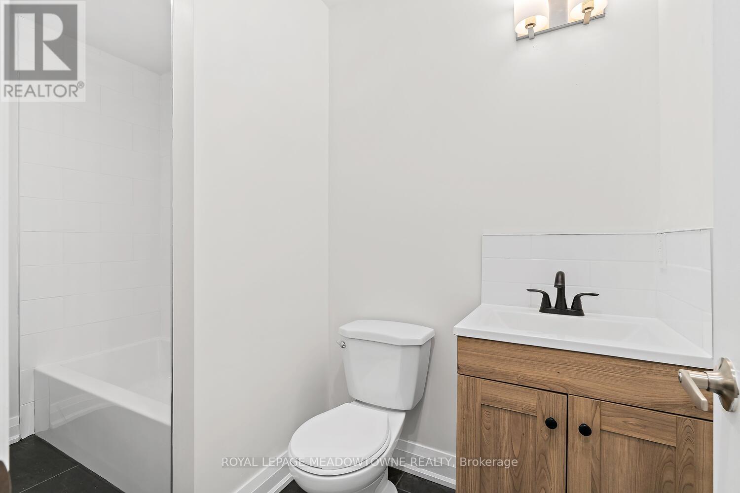 Unit 3 - 2 John Street, Halton Hills, Ontario  L7G 2J6 - Photo 11 - W12688200