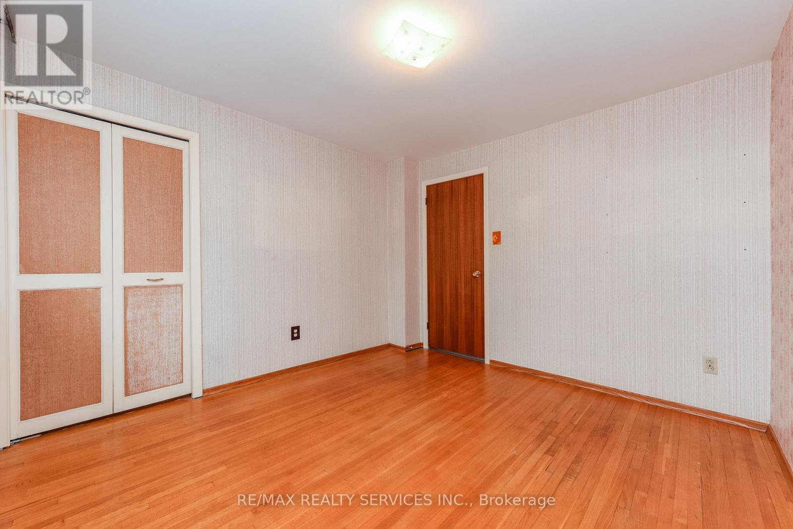 15 Richmond Drive, Brampton, Ontario  L6W 2E7 - Photo 33 - W12692976