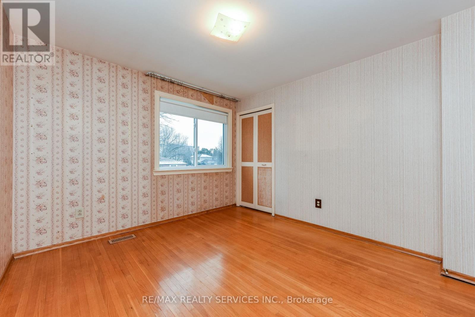 15 Richmond Drive, Brampton, Ontario  L6W 2E7 - Photo 32 - W12692976