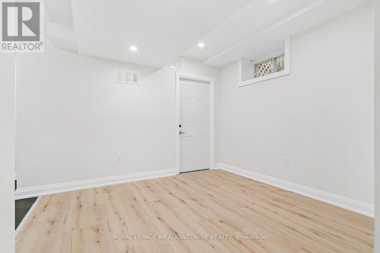 Unit 3 - 2 John Street, Halton Hills, Ontario  L7G 2J6 - Photo 9 - W12688200