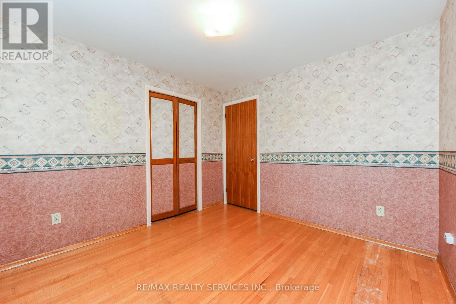 15 Richmond Drive, Brampton, Ontario  L6W 2E7 - Photo 40 - W12692976