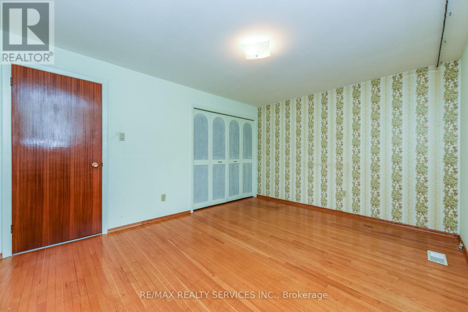 15 Richmond Drive, Brampton, Ontario  L6W 2E7 - Photo 36 - W12692976