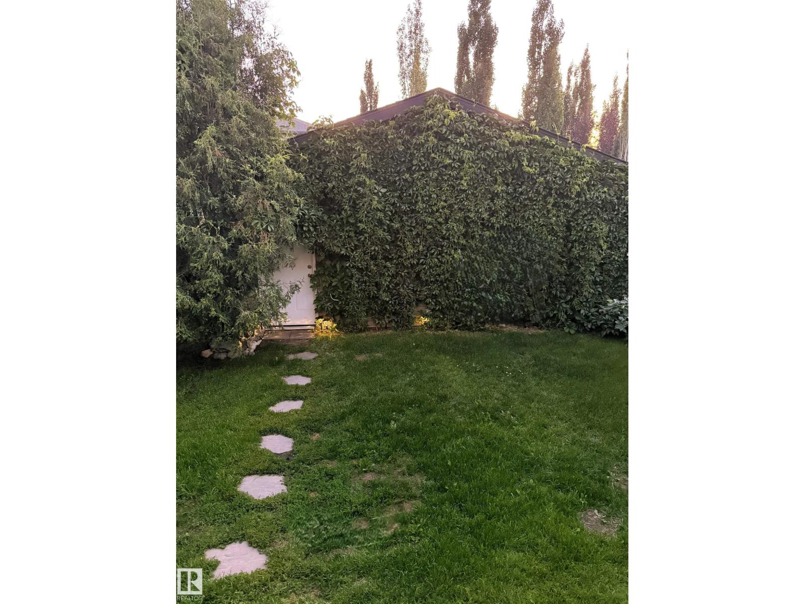 5836 204 St Nw, Edmonton, Alberta  T6M 2Z2 - Photo 2 - E4469555