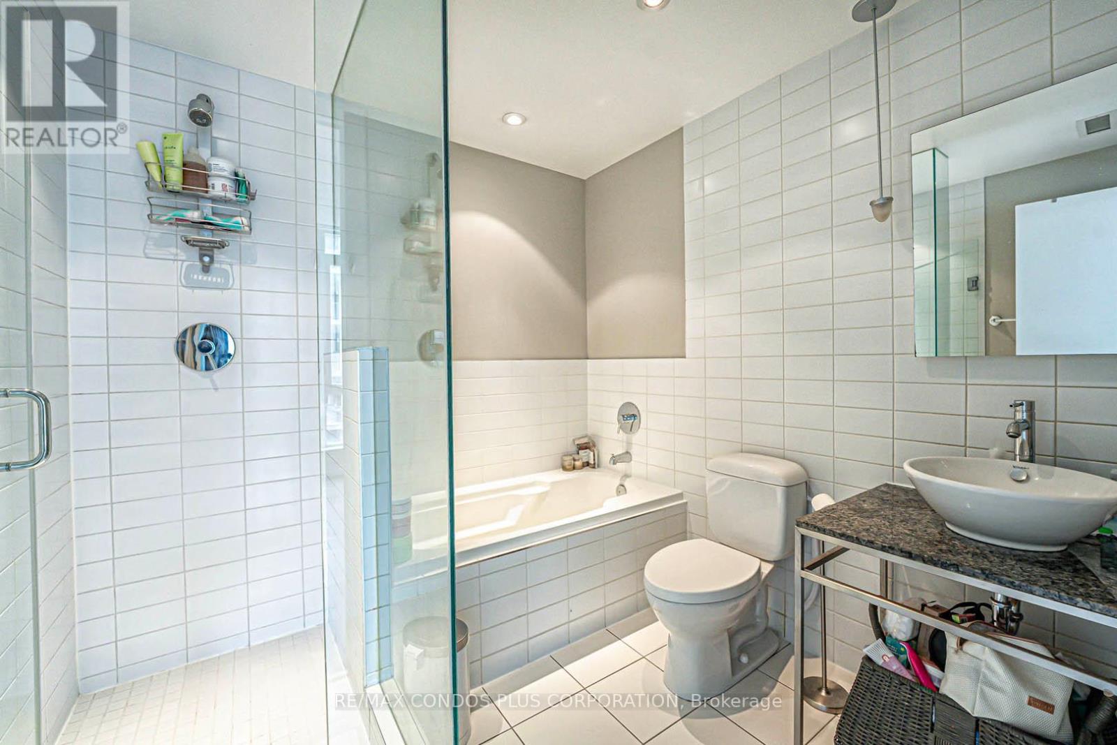 424 - 75 Portland Street, Toronto, Ontario  M5V 2M9 - Photo 11 - C12693174