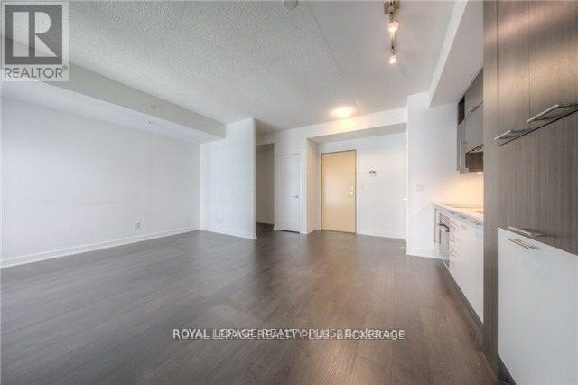 404 - 30 Nelson Street, Toronto (Waterfront Communities), Ontario  M5V 0H5 - Photo 10 - C12693268