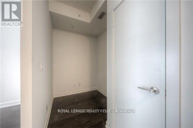 404 - 30 Nelson Street, Toronto (Waterfront Communities), Ontario  M5V 0H5 - Photo 12 - C12693268