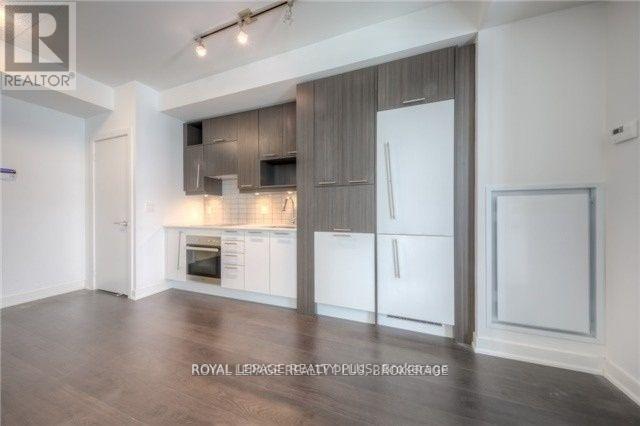 404 - 30 Nelson Street, Toronto (Waterfront Communities), Ontario  M5V 0H5 - Photo 4 - C12693268