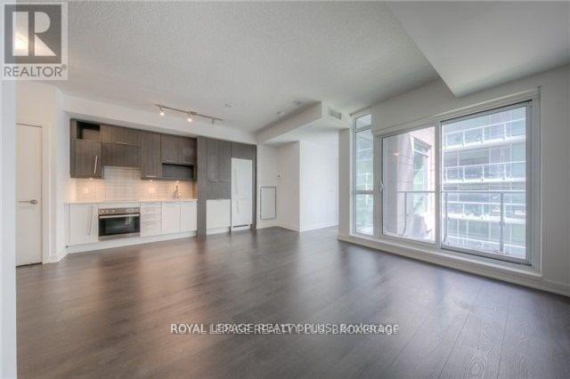 404 - 30 Nelson Street, Toronto (Waterfront Communities), Ontario  M5V 0H5 - Photo 8 - C12693268