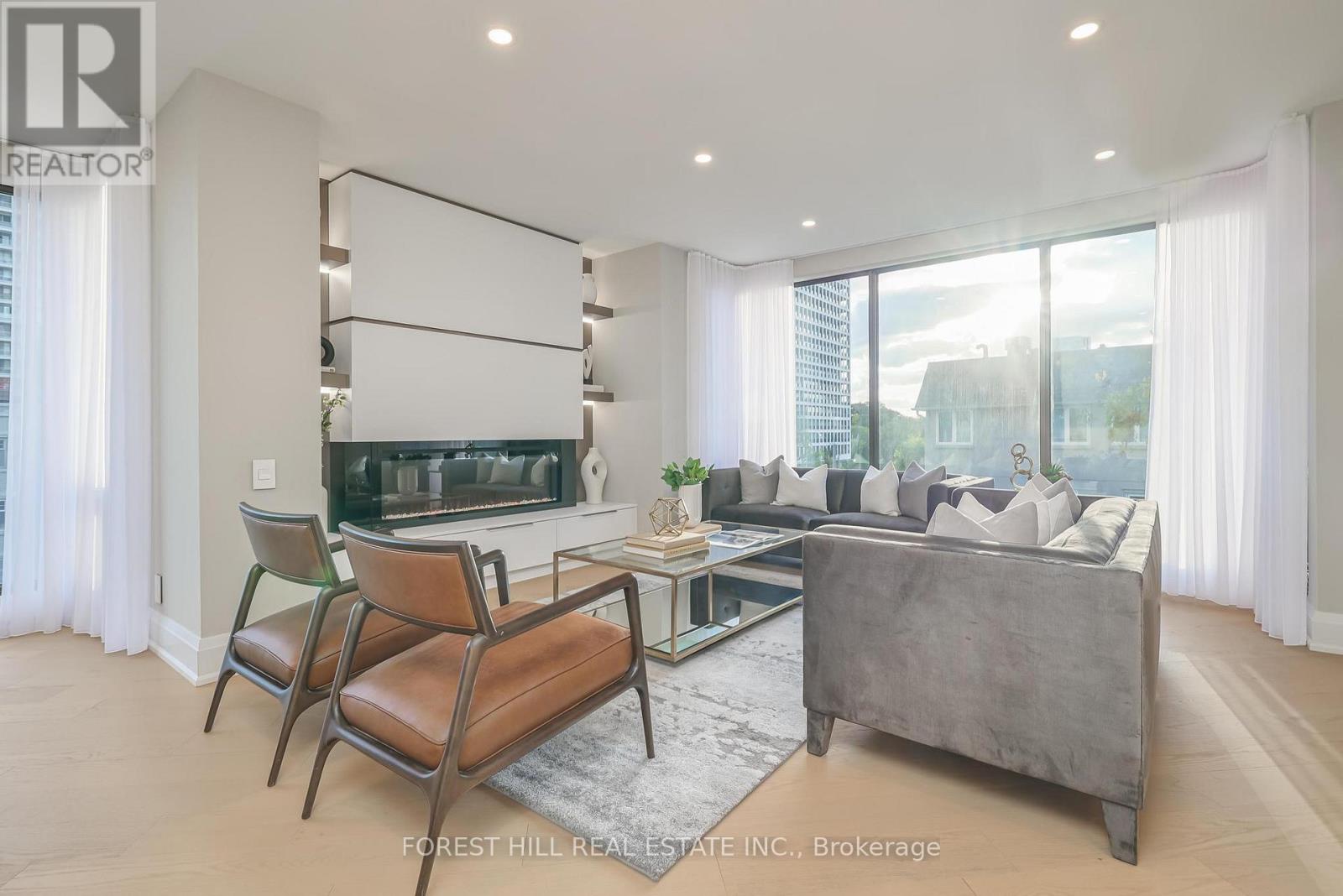 301 - 342 Spadina Road, Toronto, Ontario  M5P 2V4 - Photo 4 - C12693284