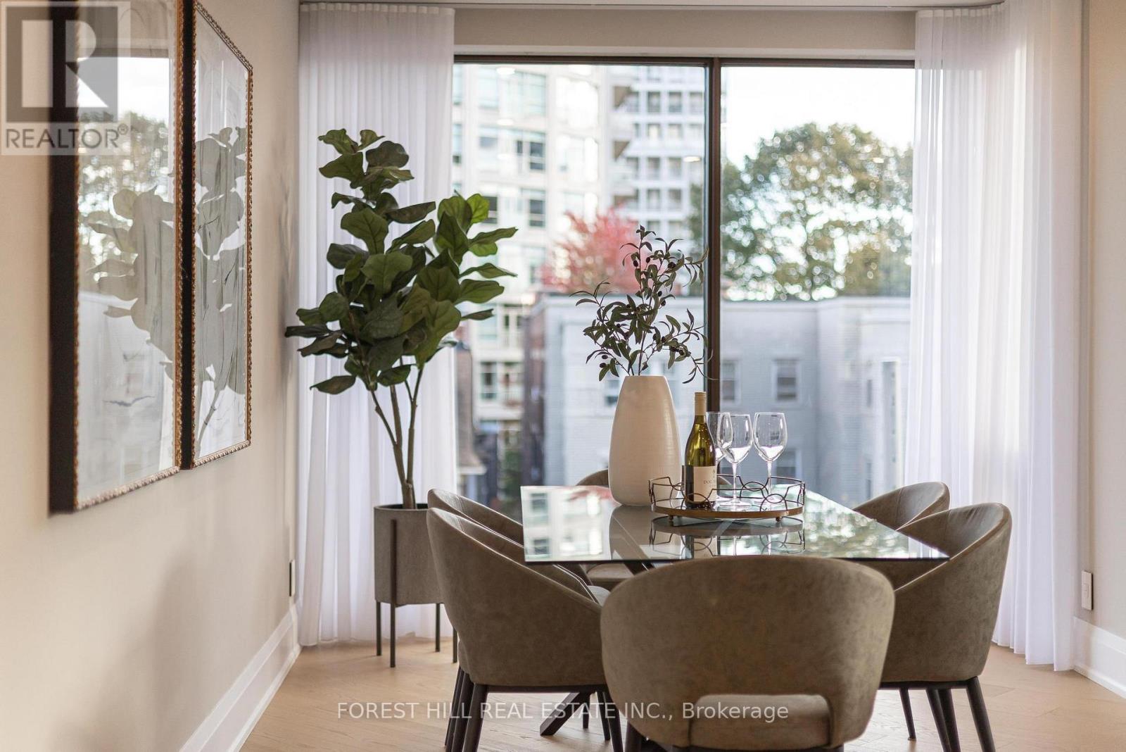 301 - 342 Spadina Road, Toronto, Ontario  M5P 2V4 - Photo 5 - C12693284