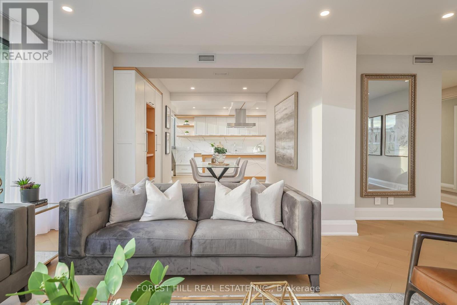 301 - 342 Spadina Road, Toronto, Ontario  M5P 2V4 - Photo 9 - C12693284