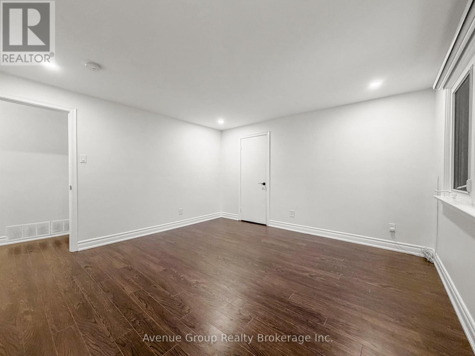 Upper - 190 Northwood Drive, Toronto, Ontario  M2M 2K4 - Photo 10 - C12693292