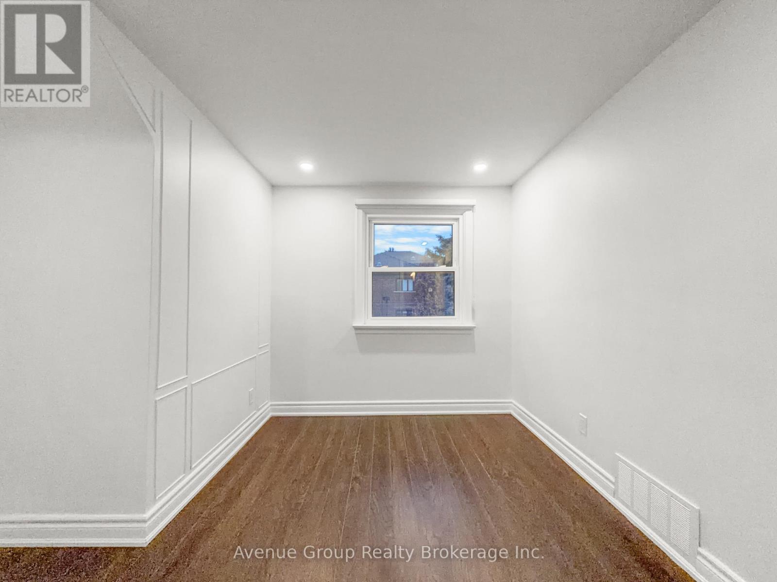 Upper - 190 Northwood Drive, Toronto, Ontario  M2M 2K4 - Photo 13 - C12693292