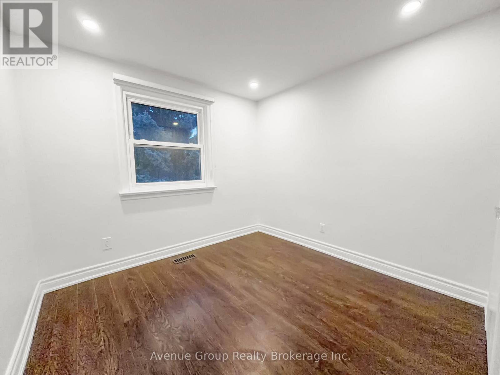 Upper - 190 Northwood Drive, Toronto, Ontario  M2M 2K4 - Photo 14 - C12693292