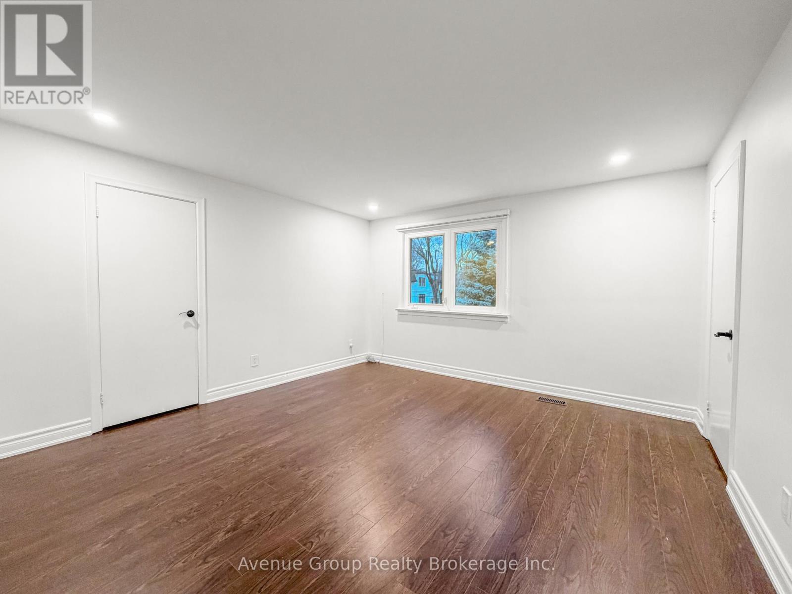 Upper - 190 Northwood Drive, Toronto, Ontario  M2M 2K4 - Photo 9 - C12693292