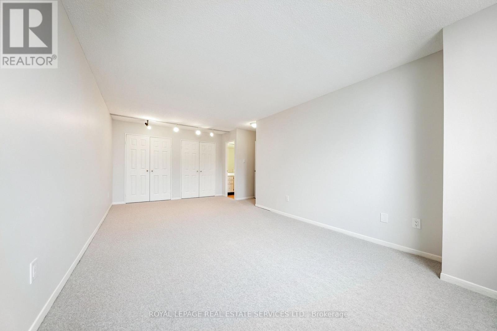 2001 - 75 Wynford Heights Crescent, Toronto, Ontario  M3C 3H9 - Photo 23 - C12693302