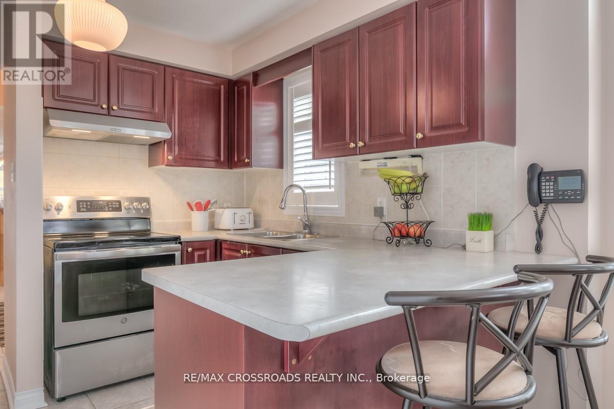 26 Lurosa Crescent, Whitby (Taunton North), Ontario  L1R 3A9 - Photo 14 - E12693118