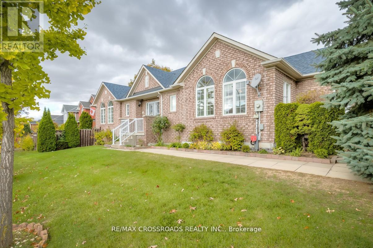 26 Lurosa Crescent, Whitby (Taunton North), Ontario  L1R 3A9 - Photo 4 - E12693118