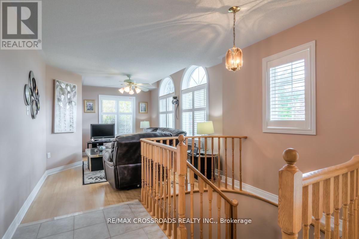 26 Lurosa Crescent, Whitby (Taunton North), Ontario  L1R 3A9 - Photo 8 - E12693118