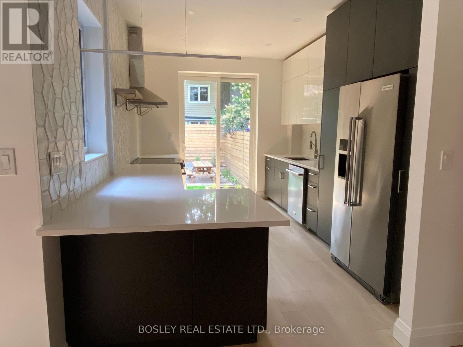 78 Kingsmount Park Road, Toronto, Ontario  M4L 3L4 - Photo 11 - E12693136