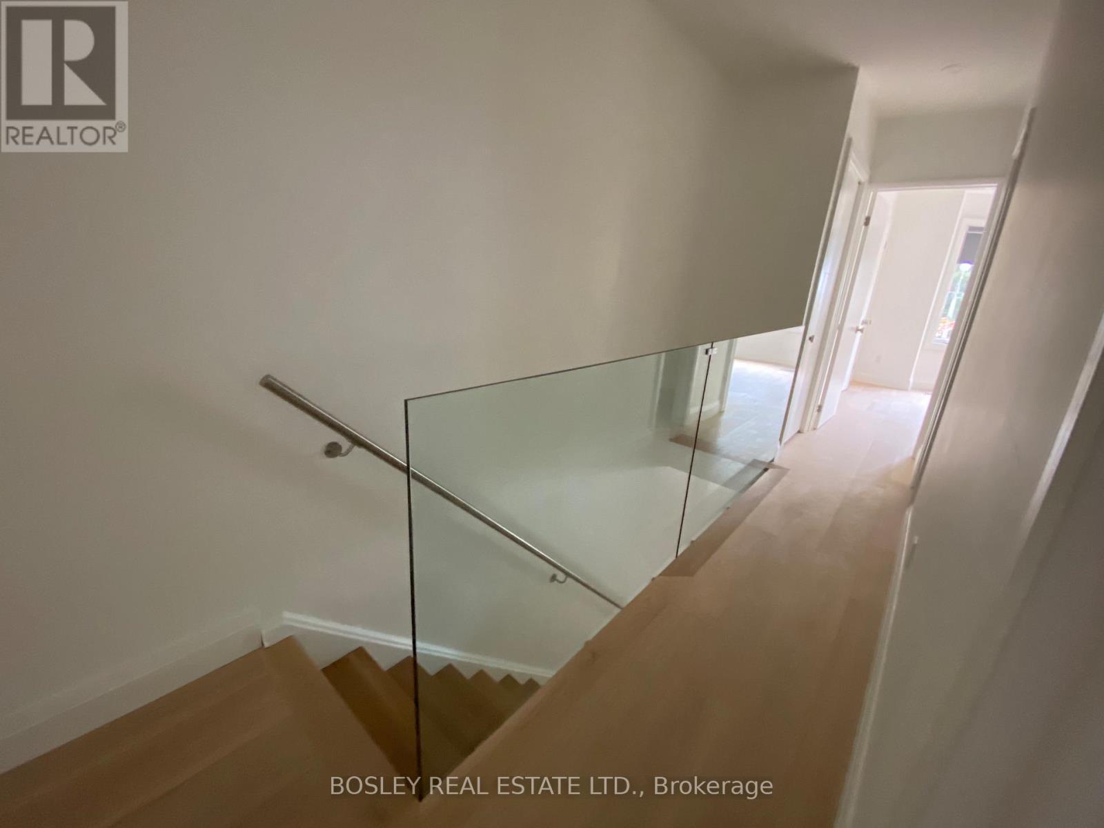 78 Kingsmount Park Road, Toronto, Ontario  M4L 3L4 - Photo 14 - E12693136