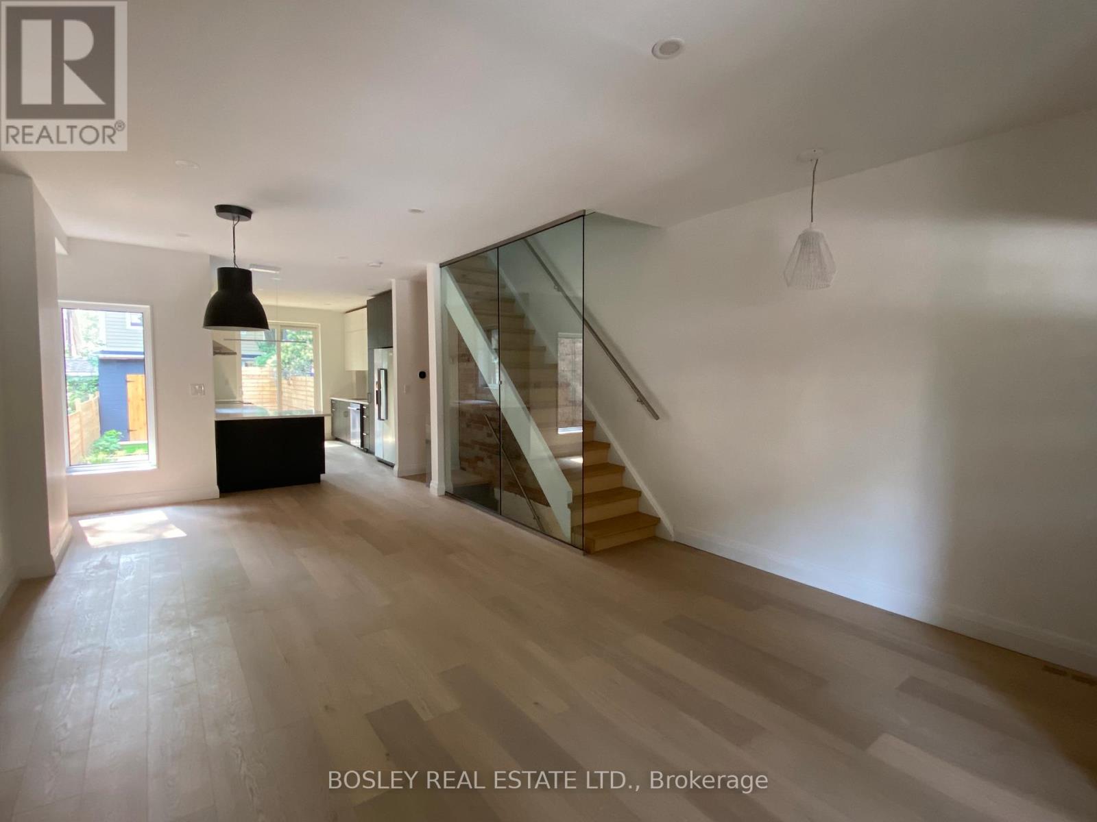 78 Kingsmount Park Road, Toronto, Ontario  M4L 3L4 - Photo 4 - E12693136