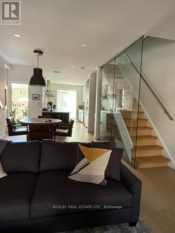 78 Kingsmount Park Road, Toronto, Ontario  M4L 3L4 - Photo 6 - E12693136