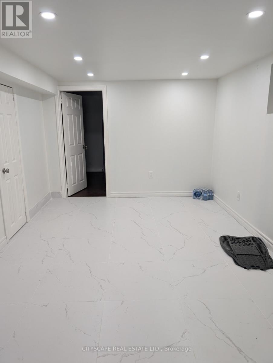 Bsmt - 38 Jeffton Crescent, Toronto (Woburn), Ontario  M1G 2R5 - Photo 2 - E12693184