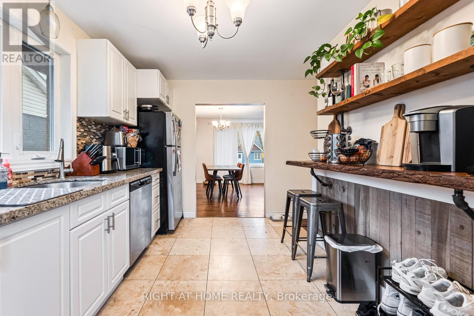 205 St Vincent Street, Barrie, Ontario  L4M 3Z5 - Photo 11 - S12693220