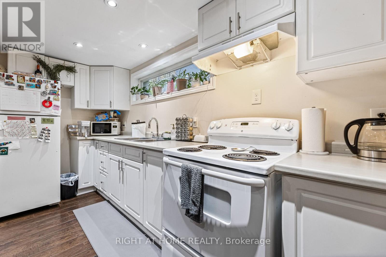 205 St Vincent Street, Barrie, Ontario  L4M 3Z5 - Photo 27 - S12693220