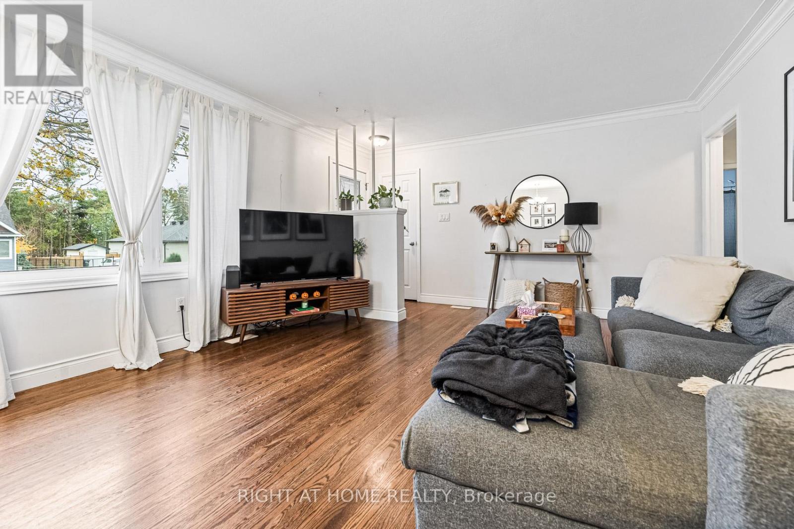 205 St Vincent Street, Barrie, Ontario  L4M 3Z5 - Photo 8 - S12693220