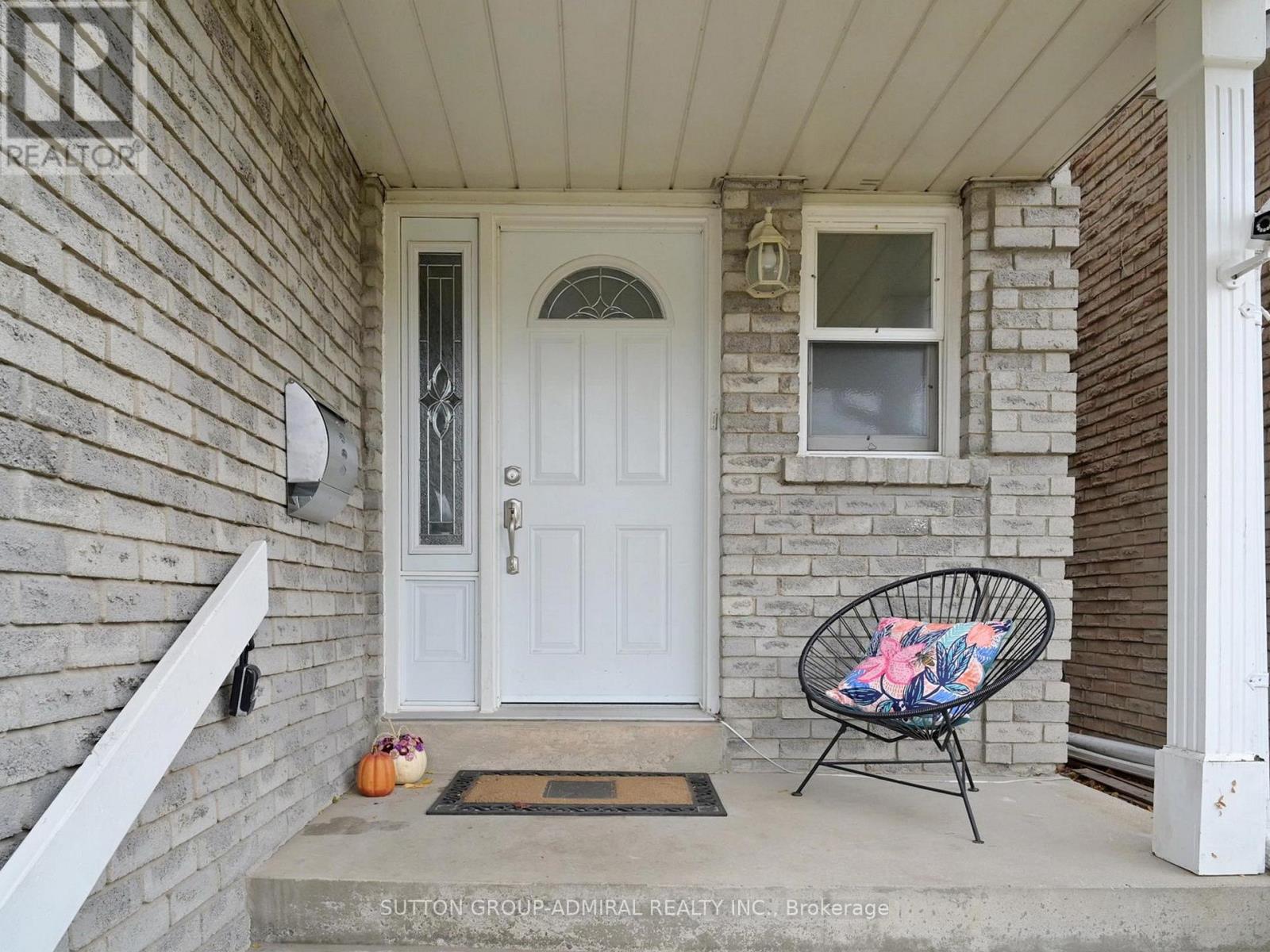 3453 Hannibal Road, Burlington, Ontario  L7M 1Z5 - Photo 2 - W12693142