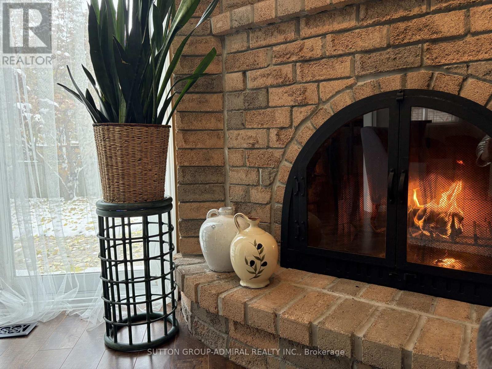 3453 Hannibal Road, Burlington, Ontario  L7M 1Z5 - Photo 4 - W12693142