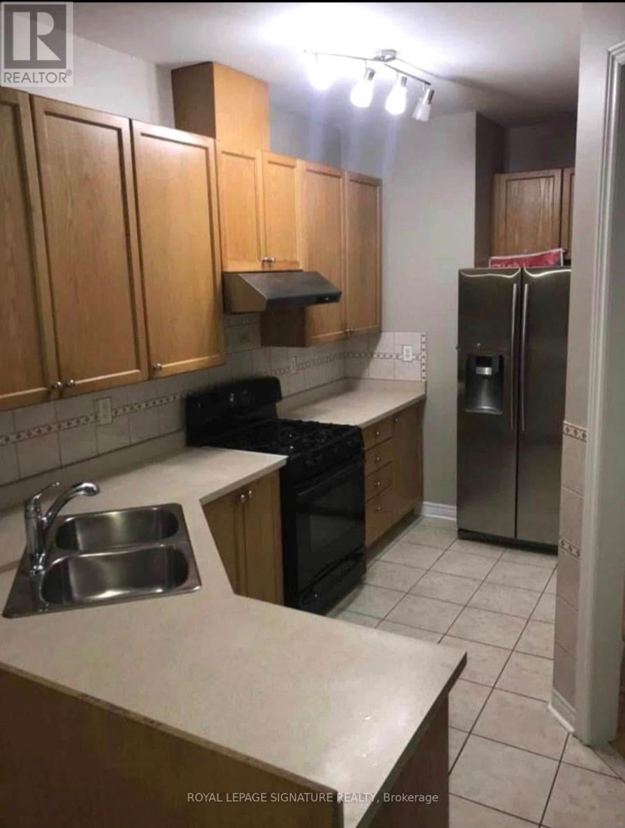 Main - 25 Silent Pond Crescent, Brampton, Ontario  L6V 4R6 - Photo 3 - W12693166