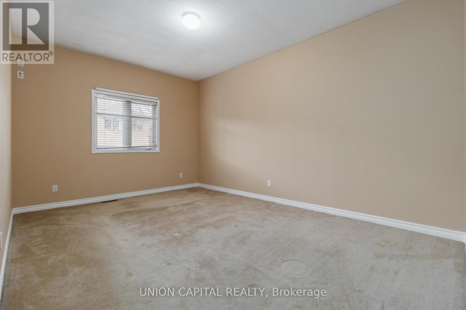 Main - 639 Twain Avenue, Mississauga, Ontario  L5W 1M1 - Photo 12 - W12693222