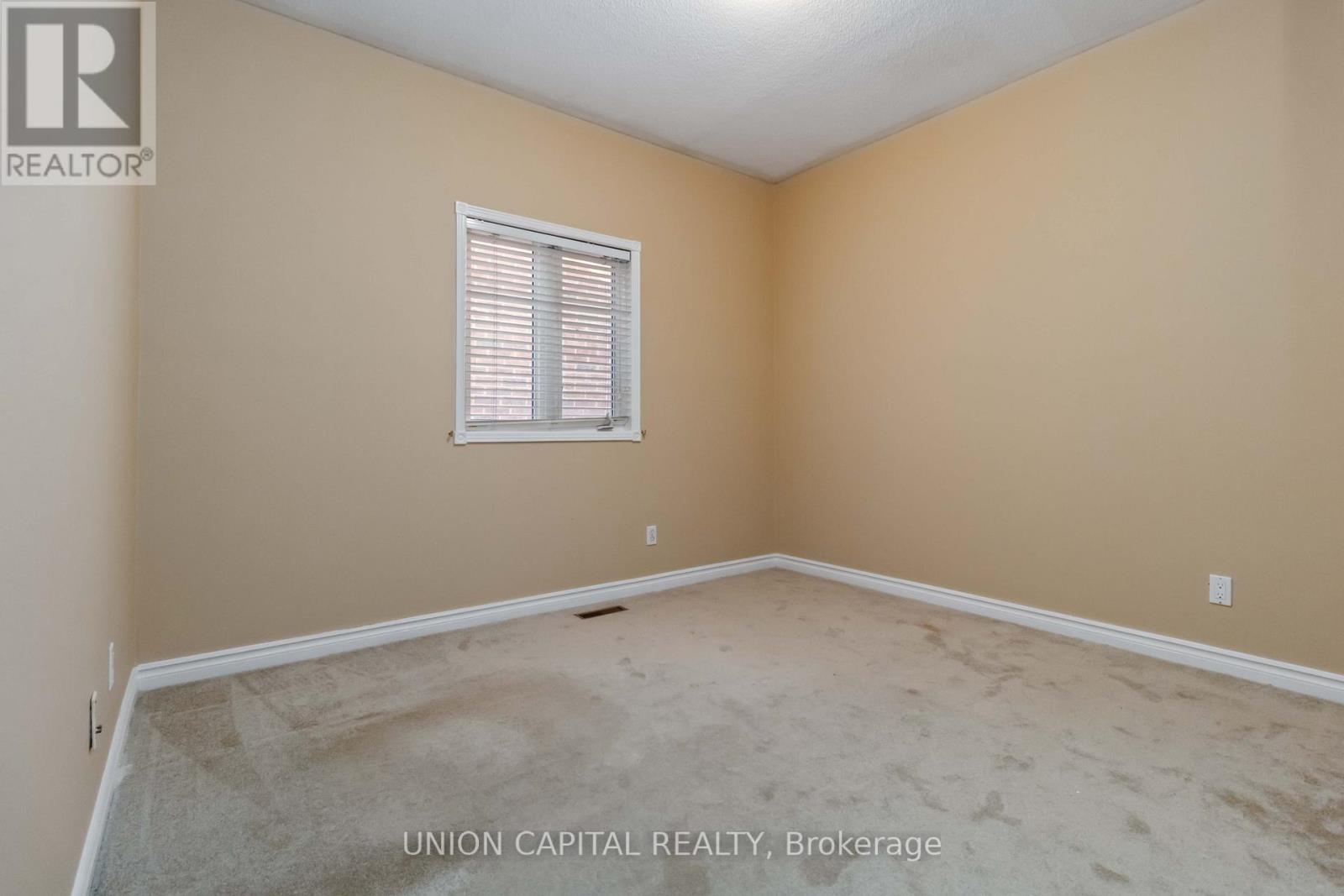 Main - 639 Twain Avenue, Mississauga, Ontario  L5W 1M1 - Photo 15 - W12693222