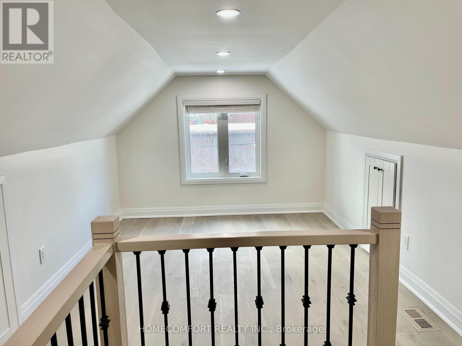 Upper - 20 St Clair Gardens, Toronto (Corso Italia-Davenport), Ontario  M6E 3V4 - Photo 20 - W12693234