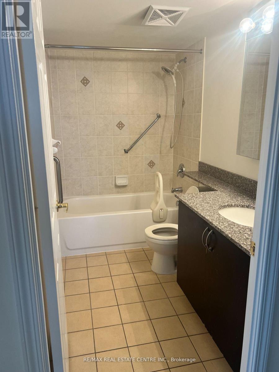 1004 - 4850 Glen Erin Drive, Mississauga (Central Erin Mills), Ontario  L5M 7S1 - Photo 6 - W12693238