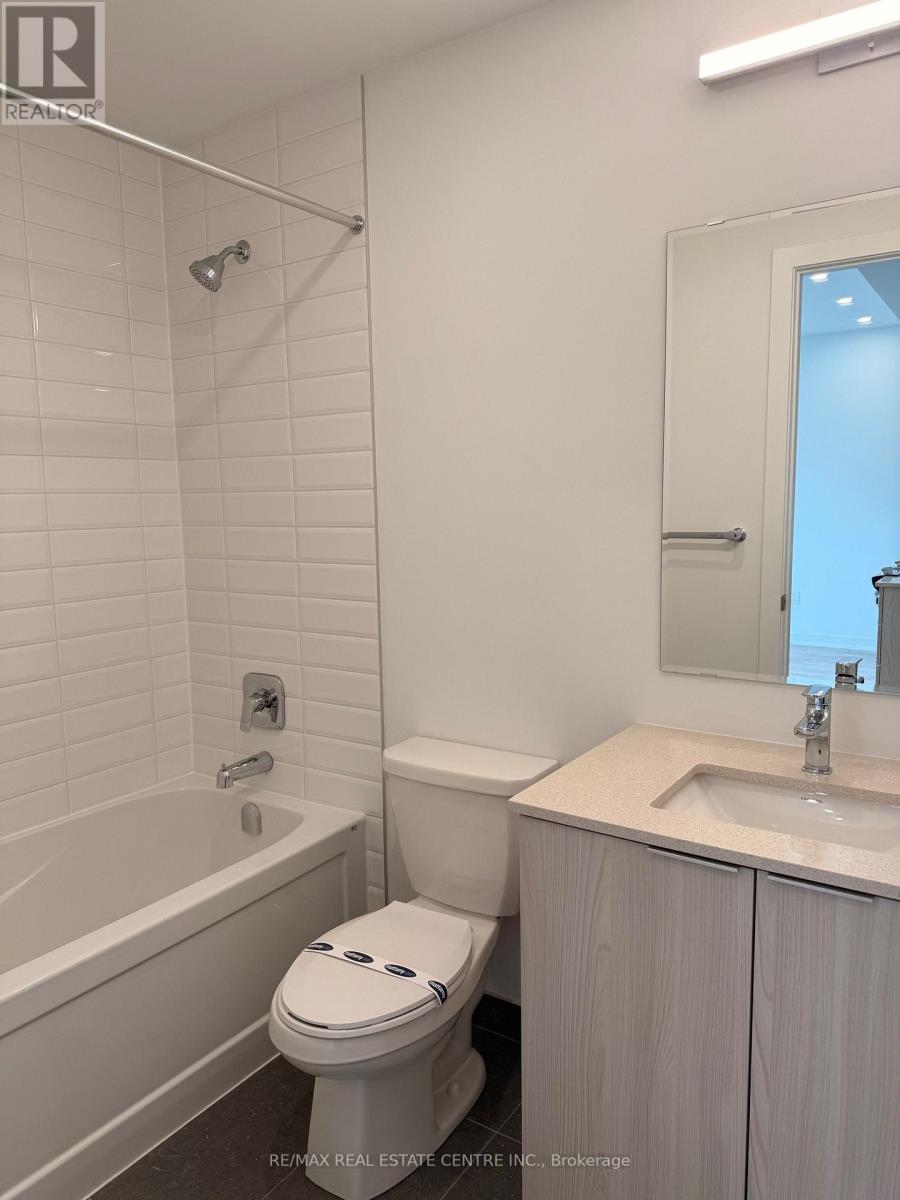 211 - 720 Whitlock Avenue, Milton, Ontario  L9E 2B5 - Photo 10 - W12693288