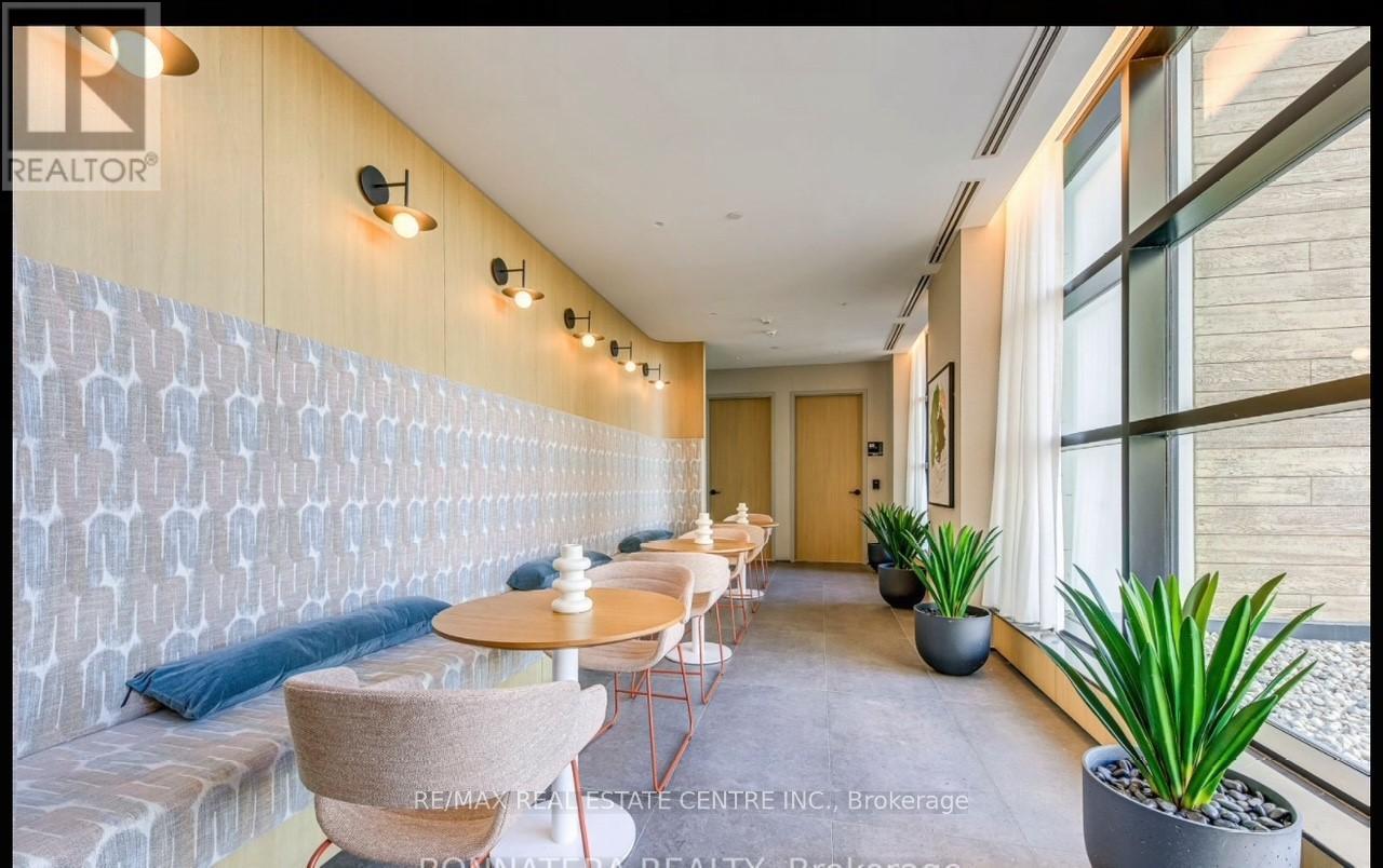 211 - 720 Whitlock Avenue, Milton, Ontario  L9E 2B5 - Photo 19 - W12693288