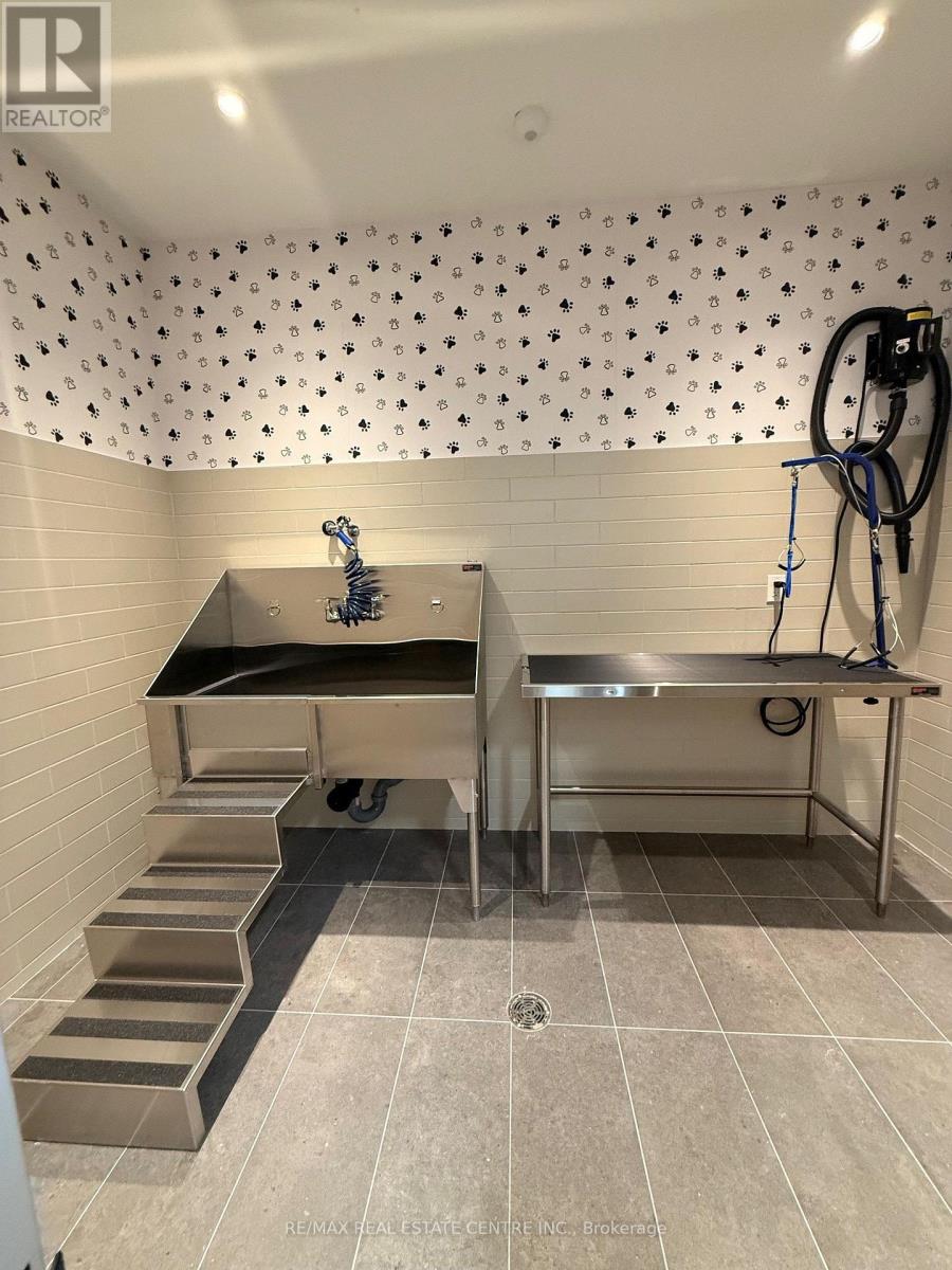 211 - 720 Whitlock Avenue, Milton, Ontario  L9E 2B5 - Photo 21 - W12693288