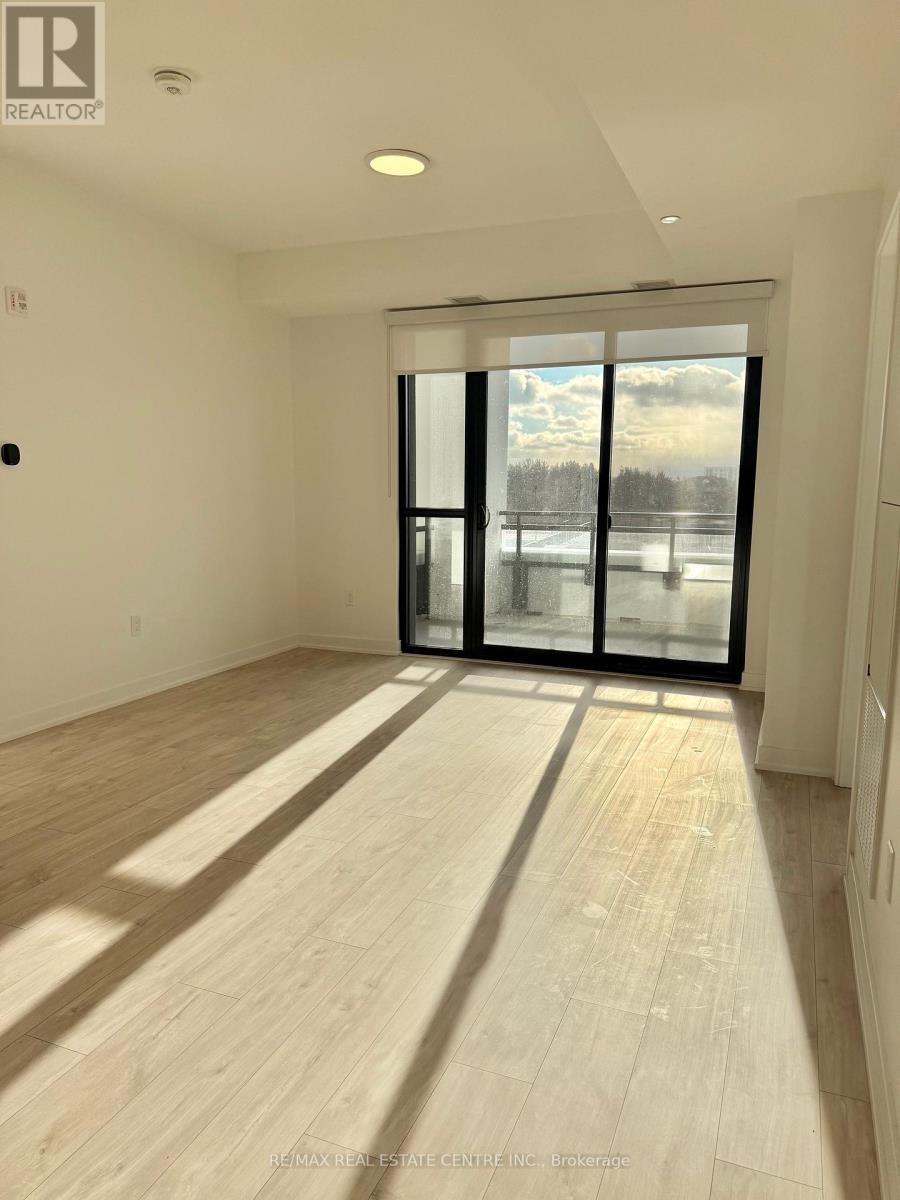 211 - 720 Whitlock Avenue, Milton, Ontario  L9E 2B5 - Photo 4 - W12693288