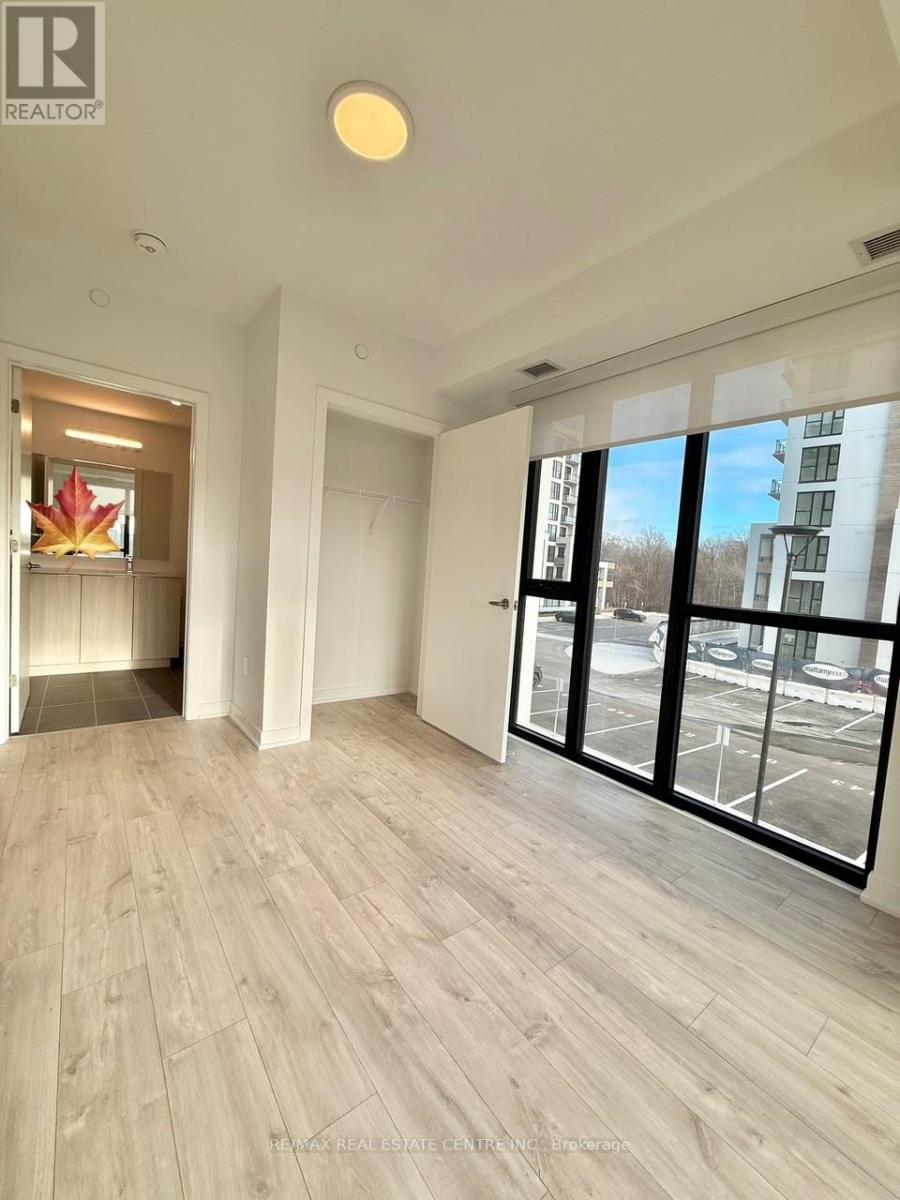 211 - 720 Whitlock Avenue, Milton, Ontario  L9E 2B5 - Photo 9 - W12693288