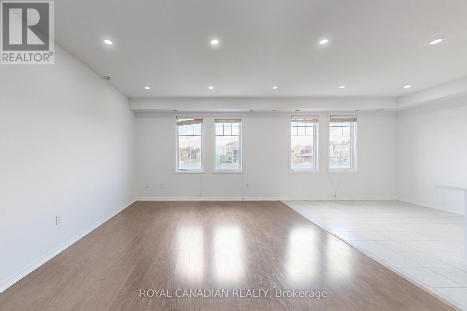 54 Chesterwood Crescent, Brampton (Credit Valley), Ontario  L6Y 0Z4 - Photo 5 - W12693300