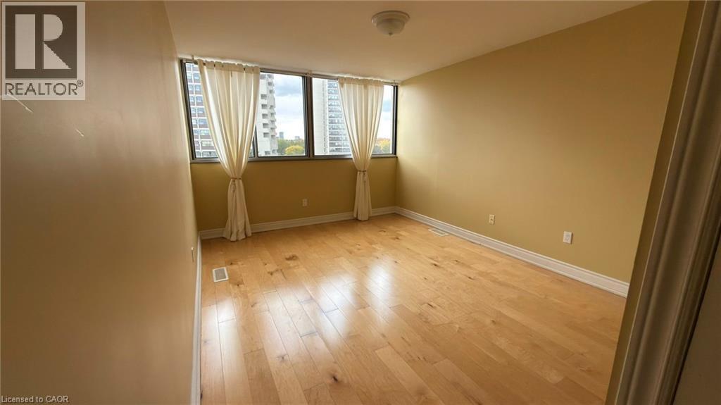 1300 Marlborough Court Unit# 523, Oakville, Ontario  L6H 2S2 - Photo 10 - 40795394