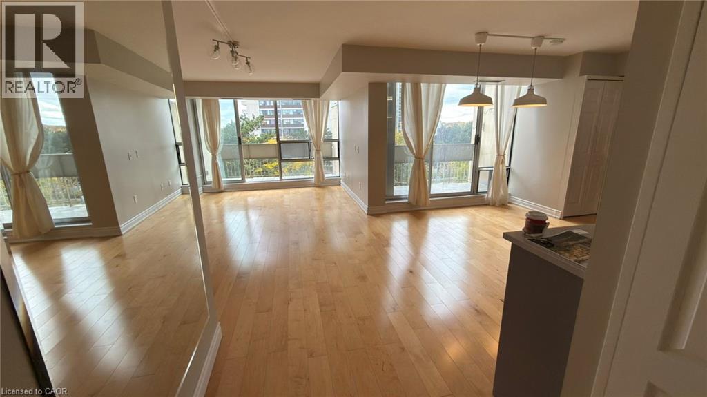 1300 Marlborough Court Unit# 523, Oakville, Ontario  L6H 2S2 - Photo 5 - 40795394